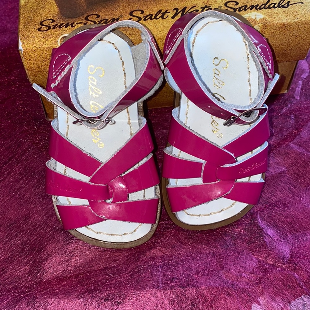 Salt Water Sandals- Fuchsia